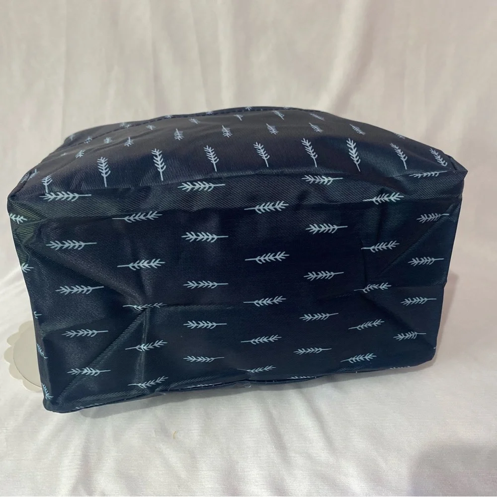 Make up travelling pouch( single piece ) - Picture 15 of 16